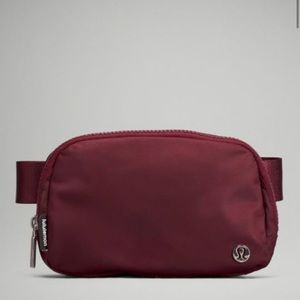 Lululemon Everywhere Belt Bag Burgundy